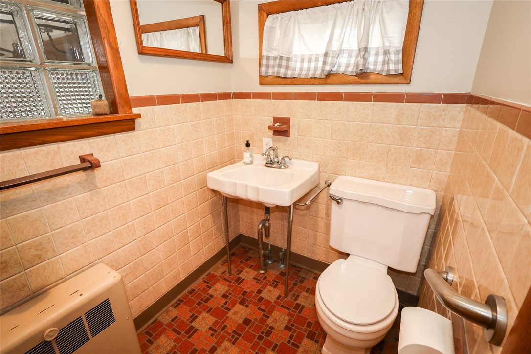 Grove City Boro, Pennsylvania 16127, United States, 2 Bedrooms Bedrooms, ,3 BathroomsBathrooms,Residential,Active,228131