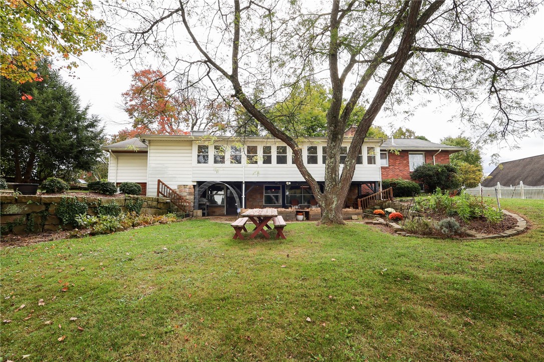 Grove City Boro, Pennsylvania 16127, United States, 2 Bedrooms Bedrooms, ,3 BathroomsBathrooms,Residential,Active,228131