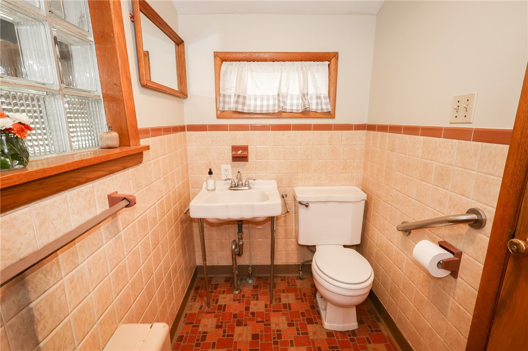 Grove City Boro, Pennsylvania 16127, United States, 2 Bedrooms Bedrooms, ,3 BathroomsBathrooms,Residential,Active,228131