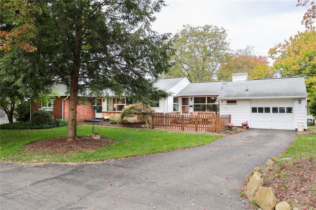 Grove City Boro, Pennsylvania 16127, United States, 2 Bedrooms Bedrooms, ,3 BathroomsBathrooms,Residential,Active,228131