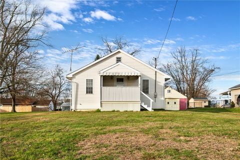 Photo of 1212 Covert St, Aliquippa, PA 15001 (MLS # 1732260)
