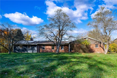 Photo for 1489 W Sunbury Rd