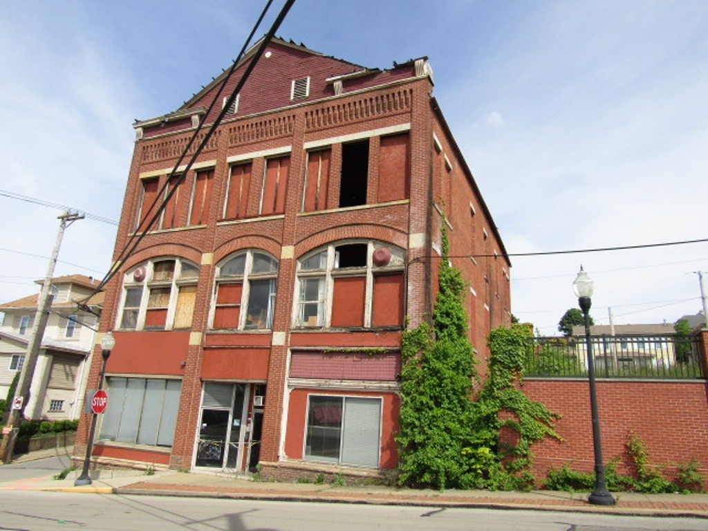 170 W Madison St