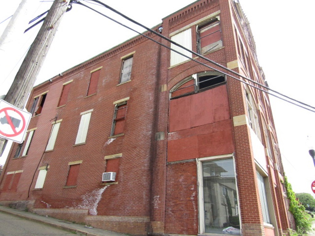 170 W Madison St