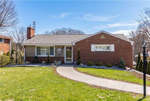 Photo of 4353 E Barlind Dr, Pittsburgh, PA 15227 (MLS # 1745695)