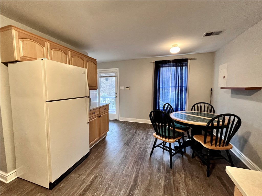 Sewickley, Pennsylvania 15143, United States, 2 Bedrooms Bedrooms, ,1 BathroomBathrooms,Residential,Active,88221