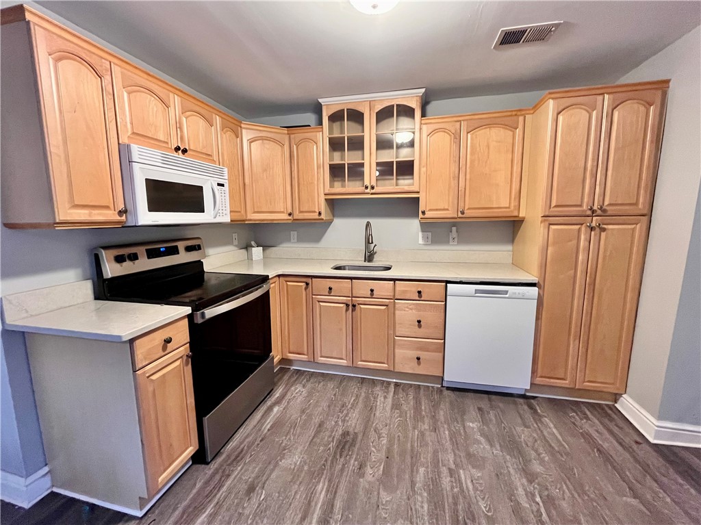 Sewickley, Pennsylvania 15143, United States, 2 Bedrooms Bedrooms, ,1 BathroomBathrooms,Residential,Active,88221