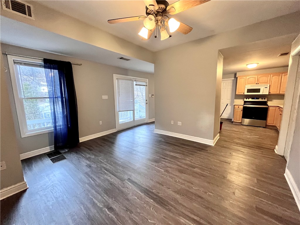 Sewickley, Pennsylvania 15143, United States, 2 Bedrooms Bedrooms, ,1 BathroomBathrooms,Residential,Active,88221