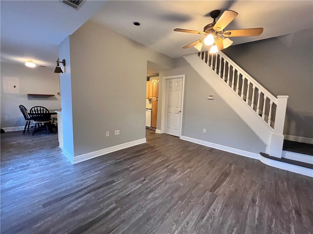 Sewickley, Pennsylvania 15143, United States, 2 Bedrooms Bedrooms, ,1 BathroomBathrooms,Residential,Active,88221