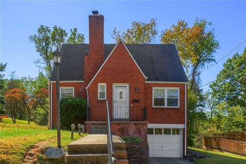 Photo of 41 Perry Ln, Pittsburgh, PA 15229 (MLS # 1726022)