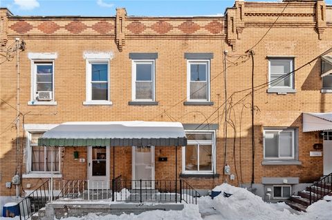 Townhouse For Sale - 8 Edith Place Pl<br/> Oakland, PA 15213
