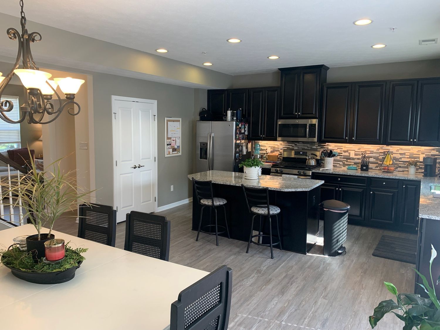 2405 Pointe View Dr.