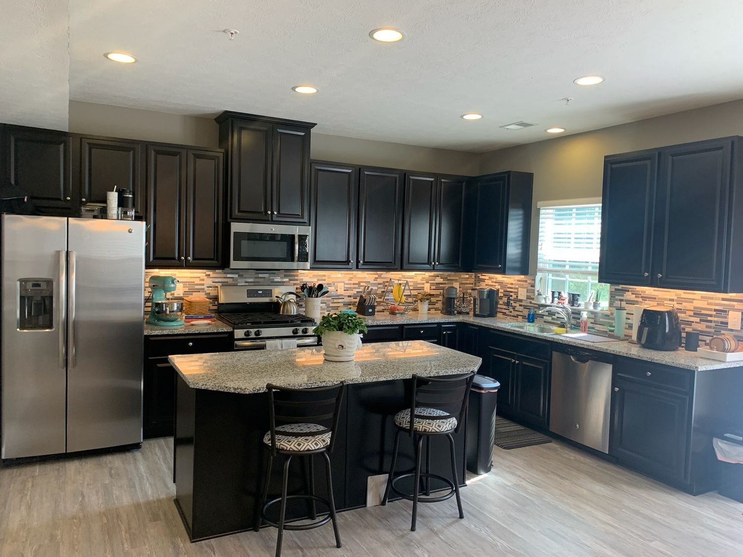 2405 Pointe View Dr.