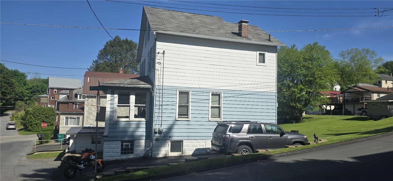 305 Mercury Ave