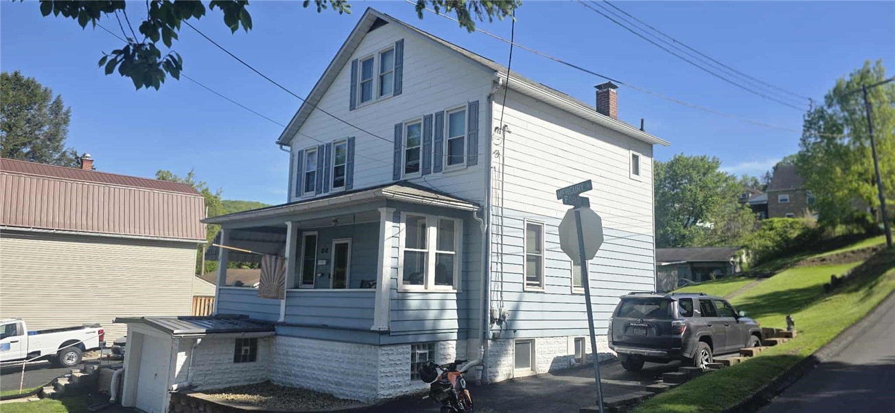 305 Mercury Ave