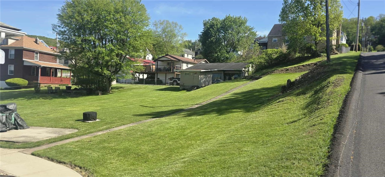 305 Mercury Ave