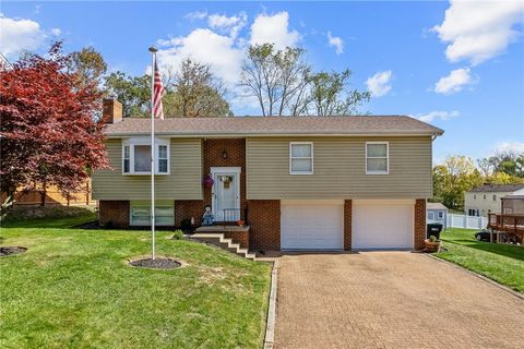 Photo of 4698 Pembroke Ct, Allison Park, PA 15101 (MLS # 1725558)