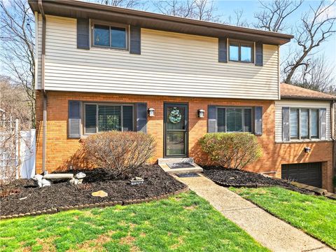 Photo of 115 Morelli Dr, Pittsburgh, PA 15237 (MLS # 1747168)