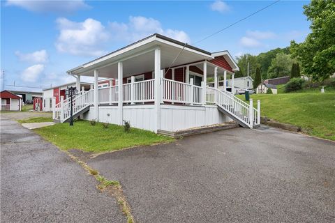 Mobile Home For Sale - 300 Clubhouse Drive<br/> Westmoreland County, Donegal, PA 15628