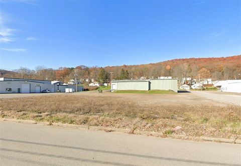 Photo of 110 Brown Avenue, Franklin, PA 16323 (MLS # 1735516)