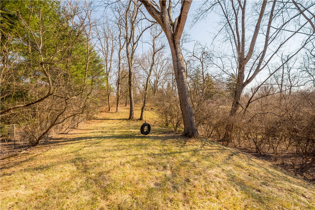 Upper St. Clair, Pennsylvania 15241, United States, 5 Bedrooms Bedrooms, ,3 BathroomsBathrooms,Residential,Pending,90016
