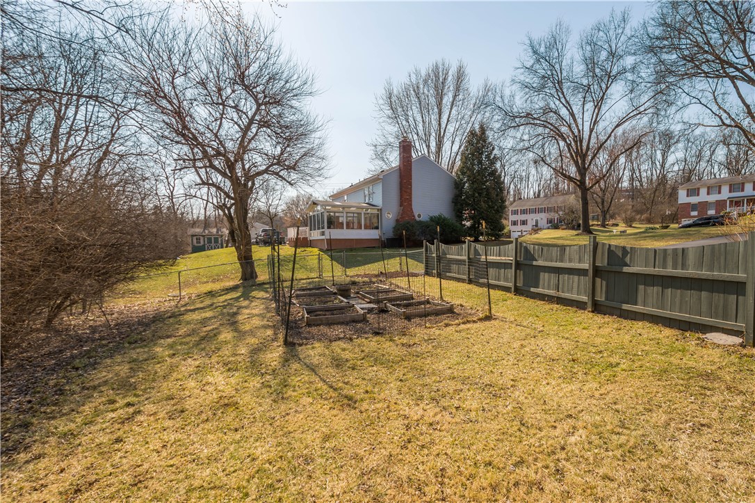 Upper St. Clair, Pennsylvania 15241, United States, 5 Bedrooms Bedrooms, ,3 BathroomsBathrooms,Residential,Pending,90016