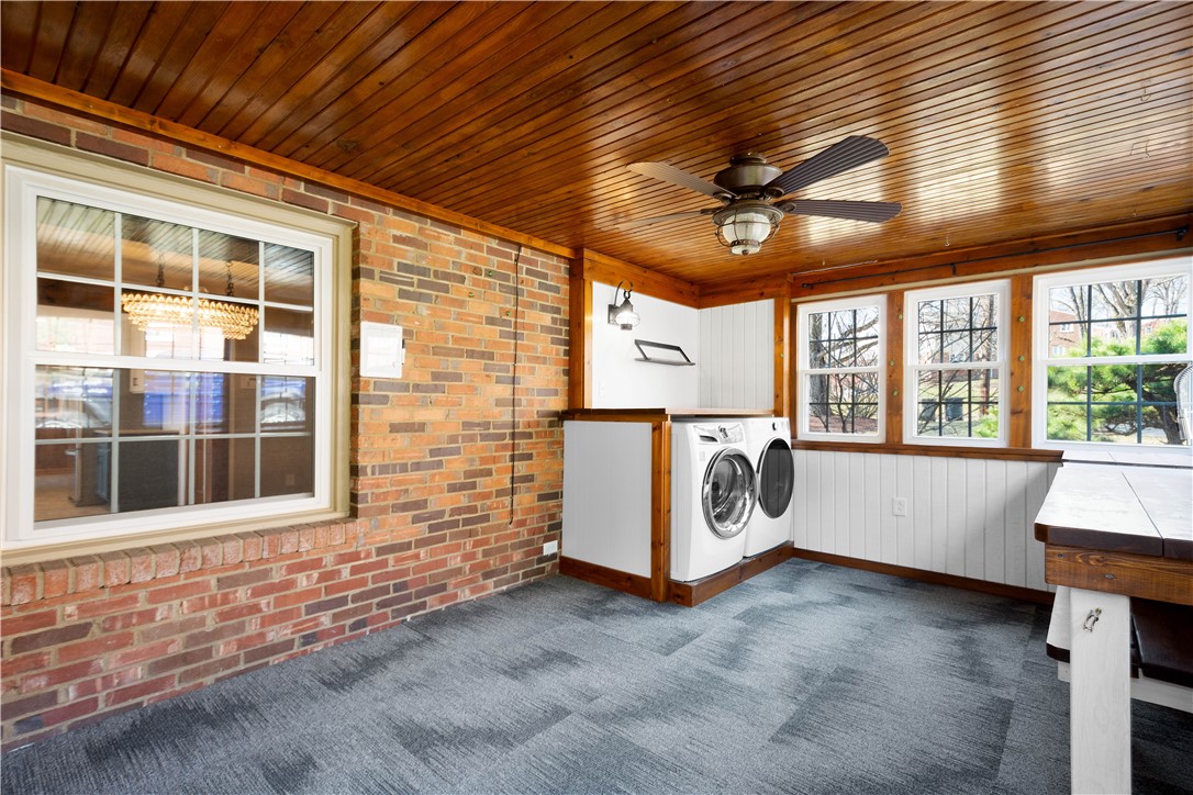 Upper St. Clair, Pennsylvania 15241, United States, 5 Bedrooms Bedrooms, ,3 BathroomsBathrooms,Residential,Pending,90016