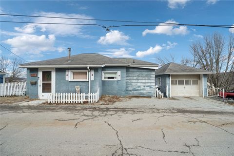 Photo of 2333 Long St, Greensburg, PA 15601 (MLS # 1741690)