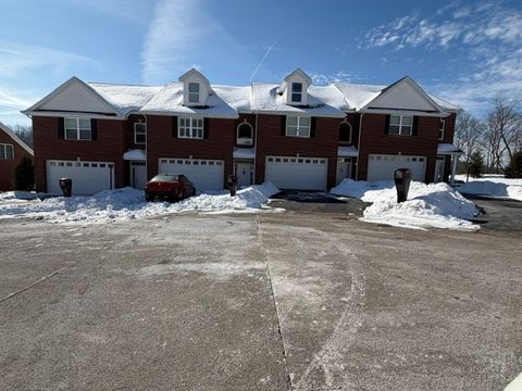 Photo of 211 Settlers Ct, Venetia, PA 15367 (MLS # 1739211)