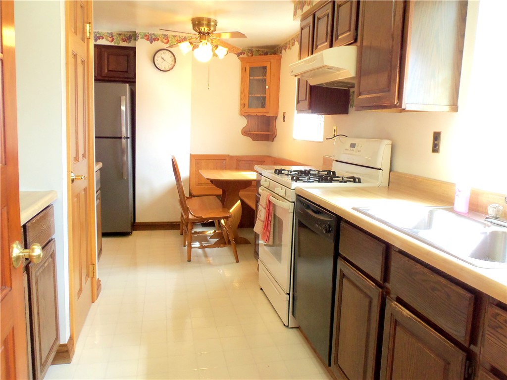 Smith, Pennsylvania 15054, United States, 3 Bedrooms Bedrooms, ,2 BathroomsBathrooms,Residential,Active,196368