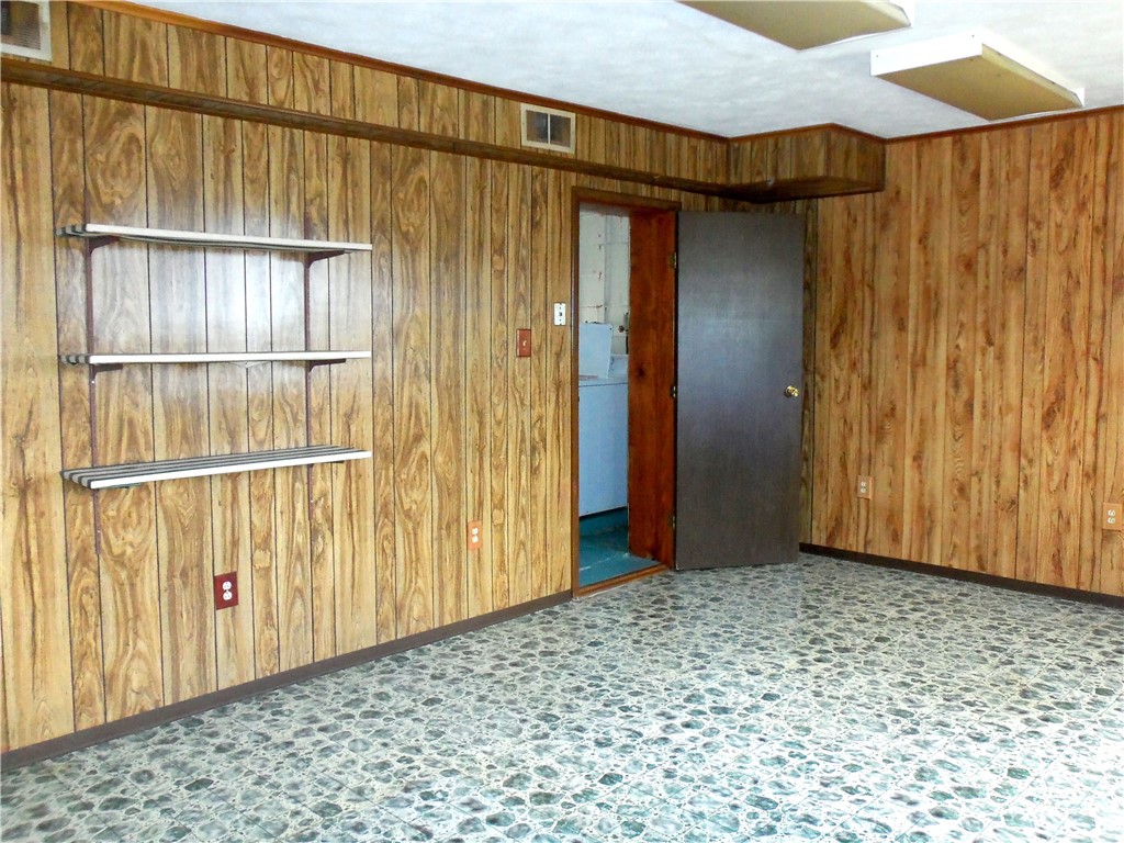 Smith, Pennsylvania 15054, United States, 3 Bedrooms Bedrooms, ,2 BathroomsBathrooms,Residential,Active,196368