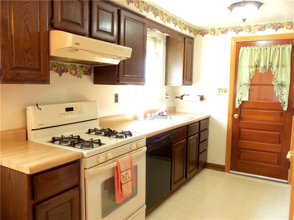 Smith, Pennsylvania 15054, United States, 3 Bedrooms Bedrooms, ,2 BathroomsBathrooms,Residential,Active,196368