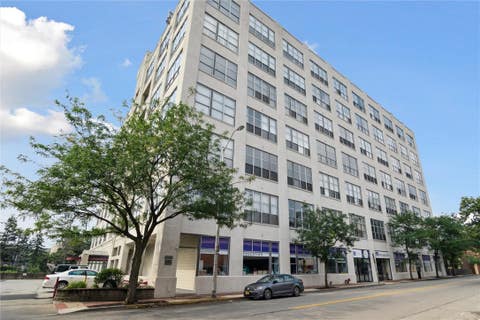 Photo for 5850 Centre Ave 406