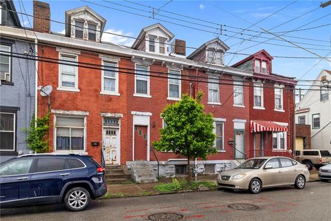 Photo of 1841 Locust St, Pittsburgh, PA 15219 (MLS # 1752359)