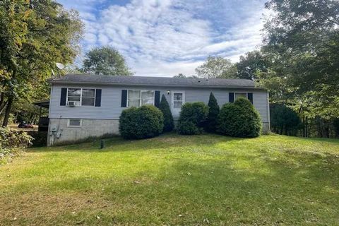 Photo of 123 Church St, Greenville, PA 16125 (MLS # 1749618)