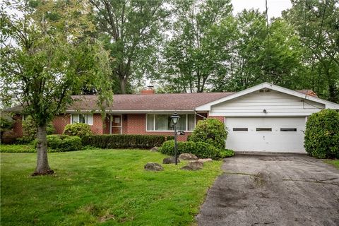 Photo of 519 N Hermitage Rd, Hermitage, PA 16148 (MLS # 1751081)