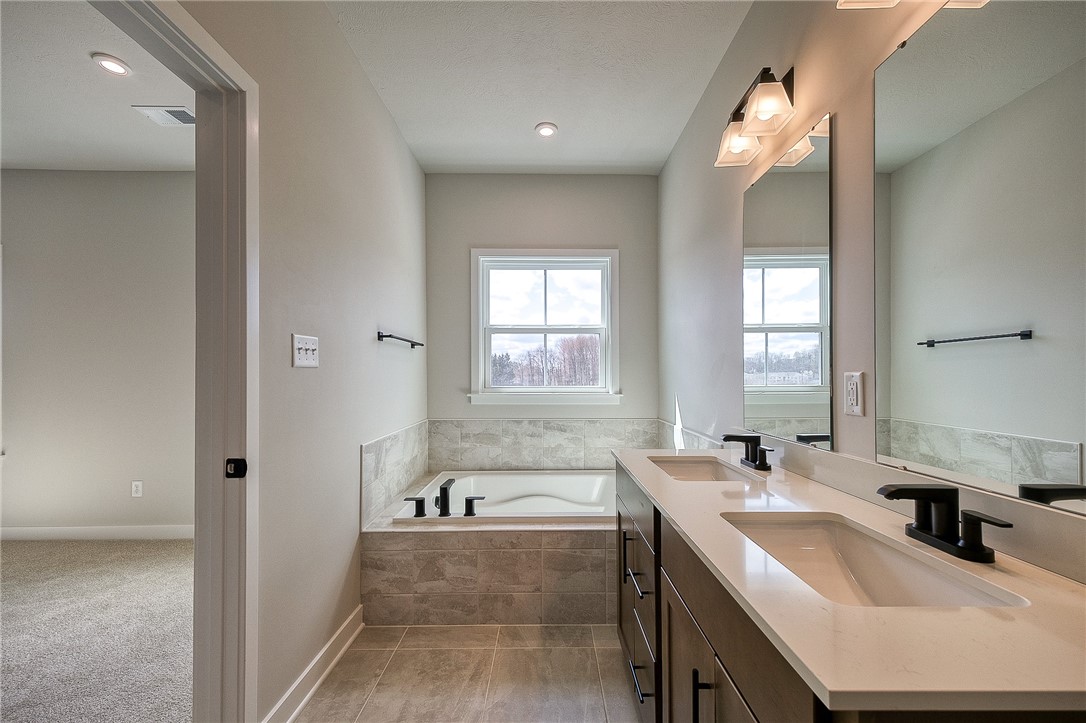 Cranberry Twp, Pennsylvania 16066, United States, 3 Bedrooms Bedrooms, ,3 BathroomsBathrooms,Residential,Active,111314