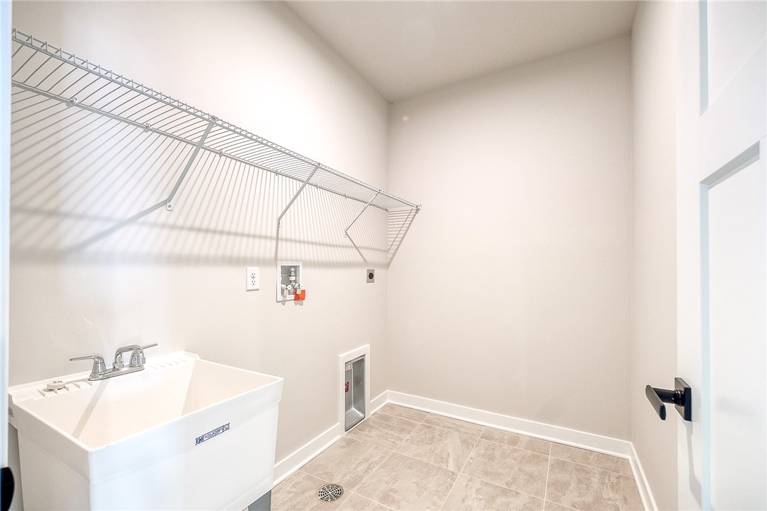 Cranberry Twp, Pennsylvania 16066, United States, 3 Bedrooms Bedrooms, ,3 BathroomsBathrooms,Residential,Active,111314