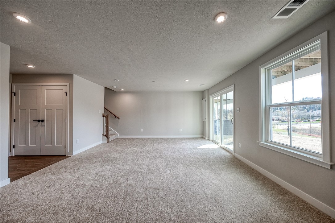 Cranberry Twp, Pennsylvania 16066, United States, 3 Bedrooms Bedrooms, ,3 BathroomsBathrooms,Residential,Active,111314