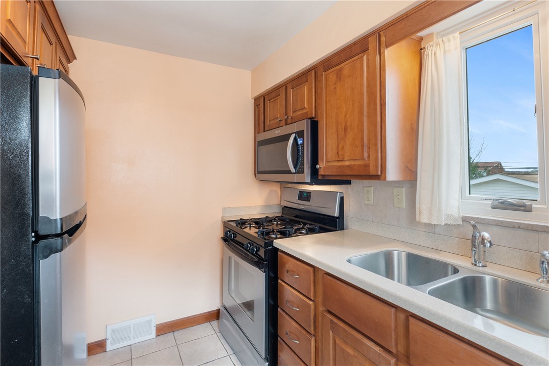 Baldwin Boro, Pennsylvania 15236, United States, 3 Bedrooms Bedrooms, ,3 BathroomsBathrooms,Residential,Contingent,102667