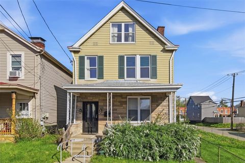 Photo of 1102 Tweed St, Pittsburgh, PA 15204 (MLS # 1750073)