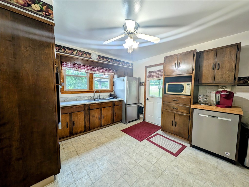 Derry Twp, Pennsylvania 15671, United States, 3 Bedrooms Bedrooms, ,2 BathroomsBathrooms,Residential,Active,164741