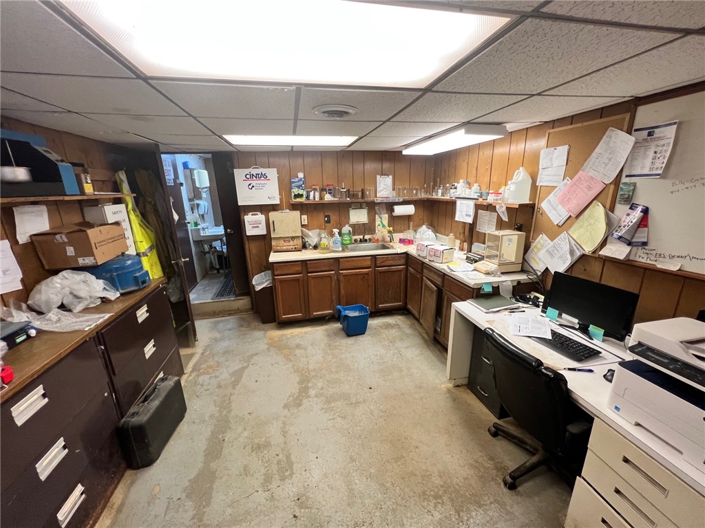 Burrel/Blacklick, Pennsylvania 15750, United States, ,Commercial,Active,24660