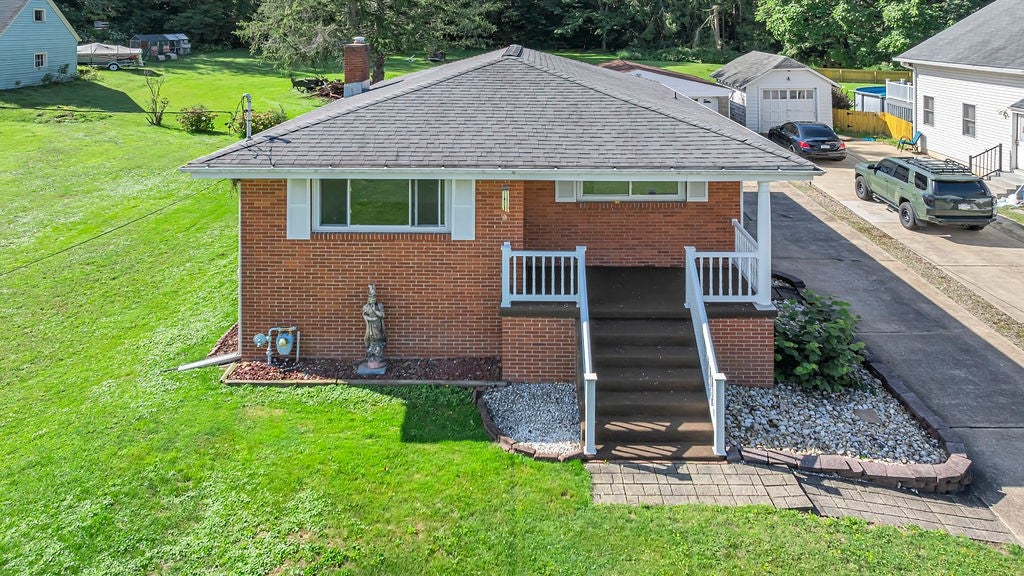 606 Golf Course Rd