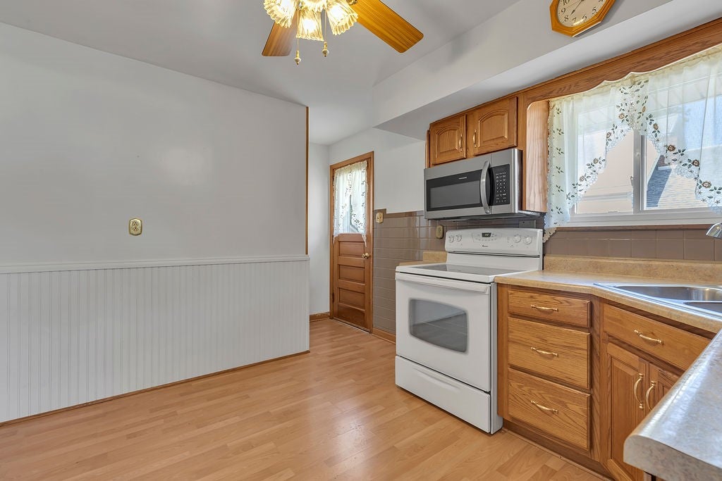 606 Golf Course Rd
