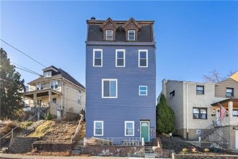 Photo of 628 Greenfield Ave #2, Pittsburgh, PA 15207 (MLS # 1725707)