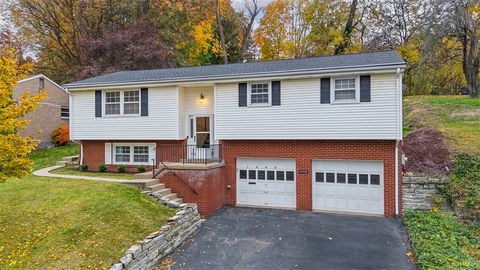 Photo of 1048 Cedar Blvd, Pittsburgh, PA 15228 (MLS # 1729722)