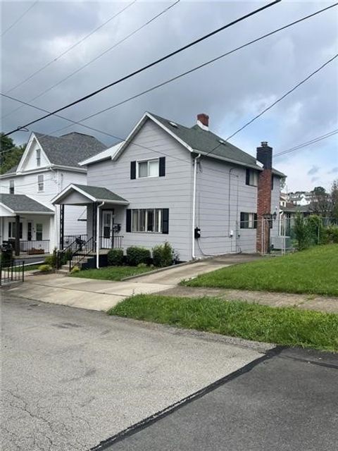 Photo of 92 Nutt Ave, Uniontown, PA 15401 (MLS # 1737382)