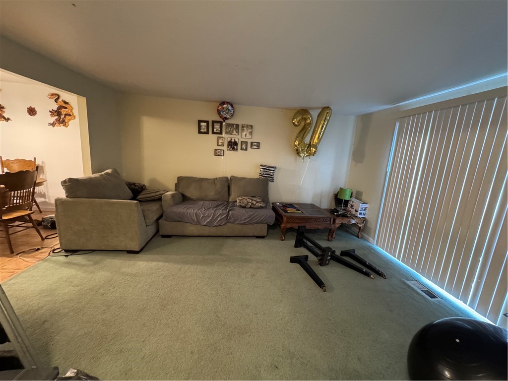 215 Parkwood Dr