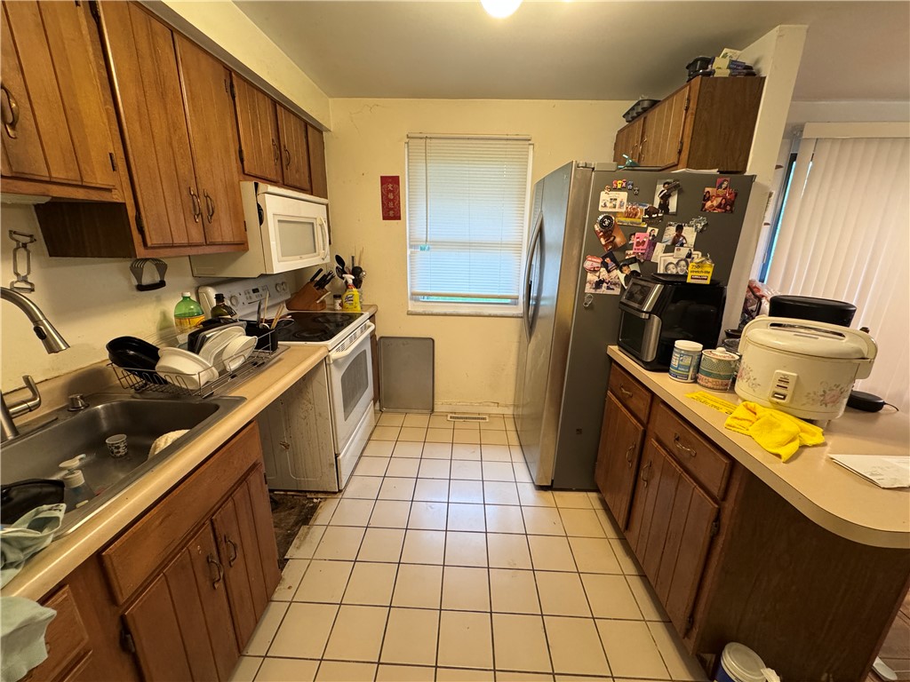 215 Parkwood Dr